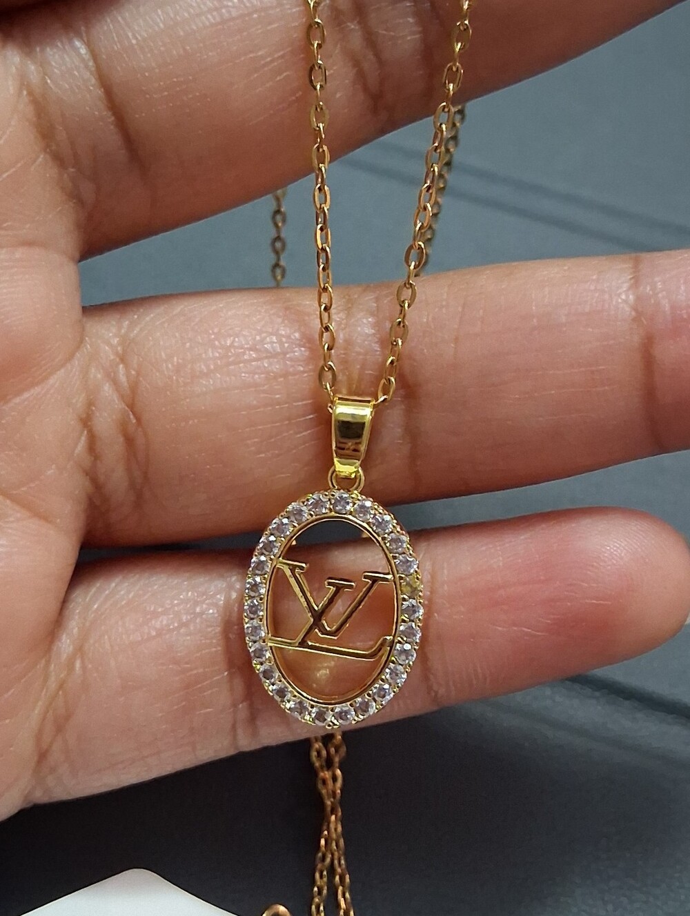 Fashion Jewelry Gold-tone Oval Pendant Stainless Steel Chain Necklace